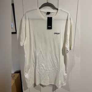 Price Drop!! NWT Oakley Men’s Graphic Tee, size XXL